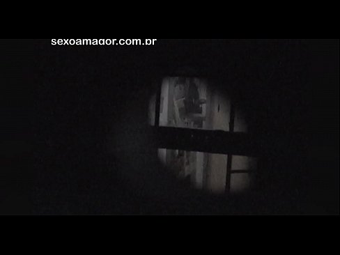 ❤️ Ξανθιά κοπέλα βιντεοσκοπήθηκε κρυφά από ηδονοβλεψία της γειτονιάς κρυμμένο πίσω από κούφια τούβλα ❤️ Ανώμαλο πορνό